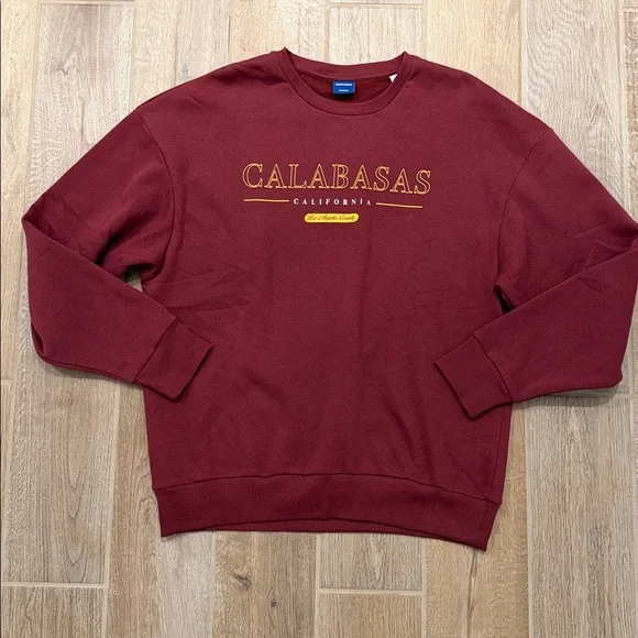 Jack & Jones oversized sweatshirt with Calabasas burgundy Size Large NWT - Picture 1 of 6